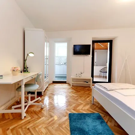Apartment Lo Lo